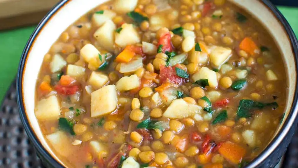 Sopa de lentejas y verduras: reducción de antinutrientes y absorción de hierro